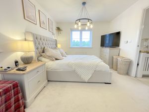 Woodford walk- click for photo gallery